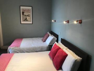 Фотографии Гостевой дом Rolling Wave Guesthouse г. Бандоран (Ирландия) №3 Фото Гостевой дом Rolling Wave Guesthouse г. Бандоран 3