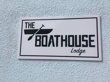 Фотографии Лоджи The Boathouse Lodge Hostel г. Бандоран (Ирландия) №1 Фото Лоджи The Boathouse Lodge Hostel г. Бандоран 1