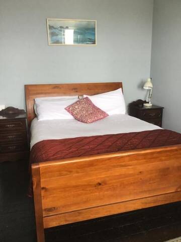 Фото номера Трехместный номер с видом на море Гостевой дом Rolling Wave Guesthouse г. Бандоран 22