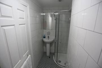 Фото номера Трехместный номер с видом на море Гостевой дом Rolling Wave Guesthouse г. Бандоран 26