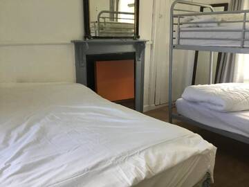 Фото номера Трехместный номер с видом на море Лоджи The Boathouse Lodge Hostel г. Бандоран 16