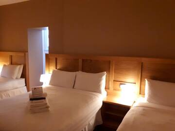 Фото номера Семейный номер (для 2 взрослых и 2 детей) Гостевой дом Bank House Guesthouse г. Бандоран 4