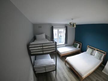 Фото номера Семейный номер (для 2 взрослых и 3 детей) Хостелы Rougey Lodge Hostel г. Бандоран 3