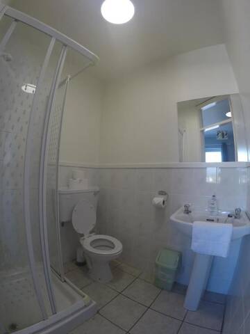 Фото номера Двухместный номер с 1 кроватью Хостелы Rougey Lodge Hostel г. Бандоран 17