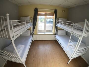 Фото номера Четырехместный номер Хостелы Rougey Lodge Hostel г. Бандоран 4