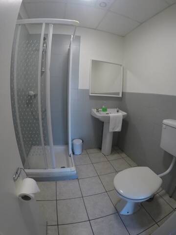Фото номера Трехместный номер Хостелы Rougey Lodge Hostel г. Бандоран 6