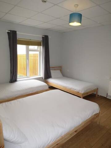Фото номера Трехместный номер Хостелы Rougey Lodge Hostel г. Бандоран 5