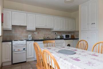 Фото номера Дом с 2 спальнями Дома для отпуска Bunhovil - 2 Bedroom Bungalow г. Бандоран 27