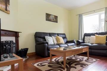 Фото номера Дом с 2 спальнями Дома для отпуска Bunhovil - 2 Bedroom Bungalow г. Бандоран 30