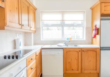 Фото номера Дом с 3 спальнями Дома для отпуска Marine View 3 - Bed Townhouse г. Бандоран 40