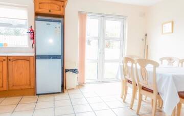 Фото номера Смежный дом с 3 спальнями Дома для отпуска Marine View 3 - Bed Townhouse г. Бандоран 3
