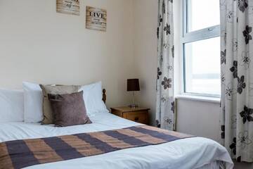 Фотографии Дома для отпуска Ocean View - 2 Bed Townhouse г. Бандоран (Ирландия) №2 Фото Дома для отпуска Ocean View - 2 Bed Townhouse г. Бандоран 2