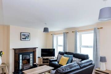 Фото номера Таунхаус с 2 спальнями Дома для отпуска Ocean View - 2 Bed Townhouse г. Бандоран 23