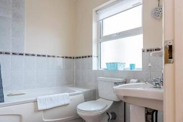 Фото номера Таунхаус с 2 спальнями Дома для отпуска Ocean View - 2 Bed Townhouse г. Бандоран 9