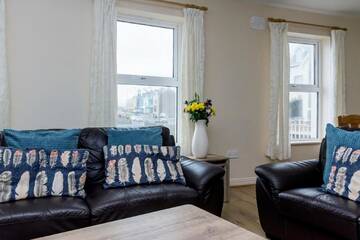 Фото номера Таунхаус с 2 спальнями Дома для отпуска Ocean View - 2 Bed Townhouse г. Бандоран 10