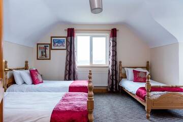Фото номера Отдельный дом с 4 спальнями Дома для отпуска Portbeg Holiday Homes at Donegal Bay г. Бандоран 52