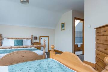 Фото номера Отдельный дом с 4 спальнями Дома для отпуска Portbeg Holiday Homes at Donegal Bay г. Бандоран 11