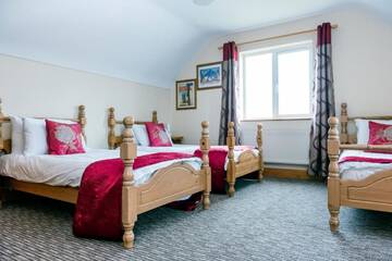 Фото номера Отдельный дом с 4 спальнями Дома для отпуска Portbeg Holiday Homes at Donegal Bay г. Бандоран 16