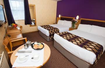 Фото номера Стандартный двухместный номер с 2 отдельными кроватями Отель Allingham Arms Hotel г. Бандоран 2